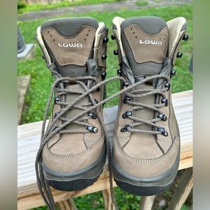 Women’s Lowa Renegade Mid Women’s Hiking Boot